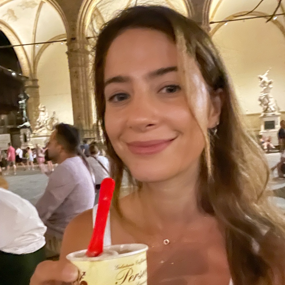 Meet your Posher, Alexandra